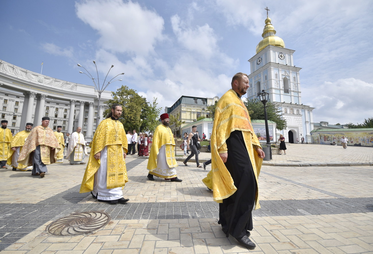 Верующие Украинской автокефальной православной церкви  прошли крестным ходом в Киеве