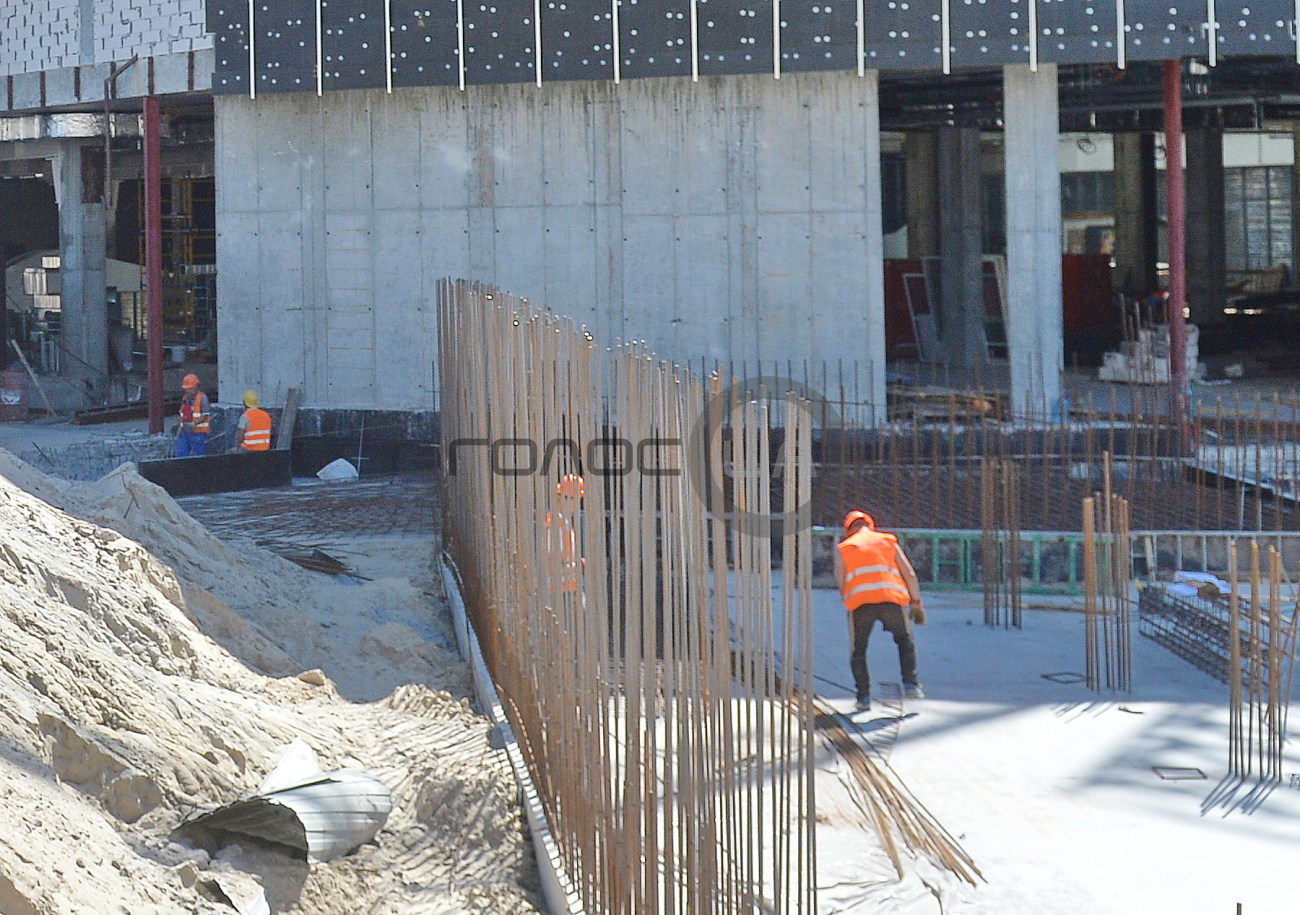 Скандальный ТРЦ на Героев Днепра в Киеве: строительство завершается