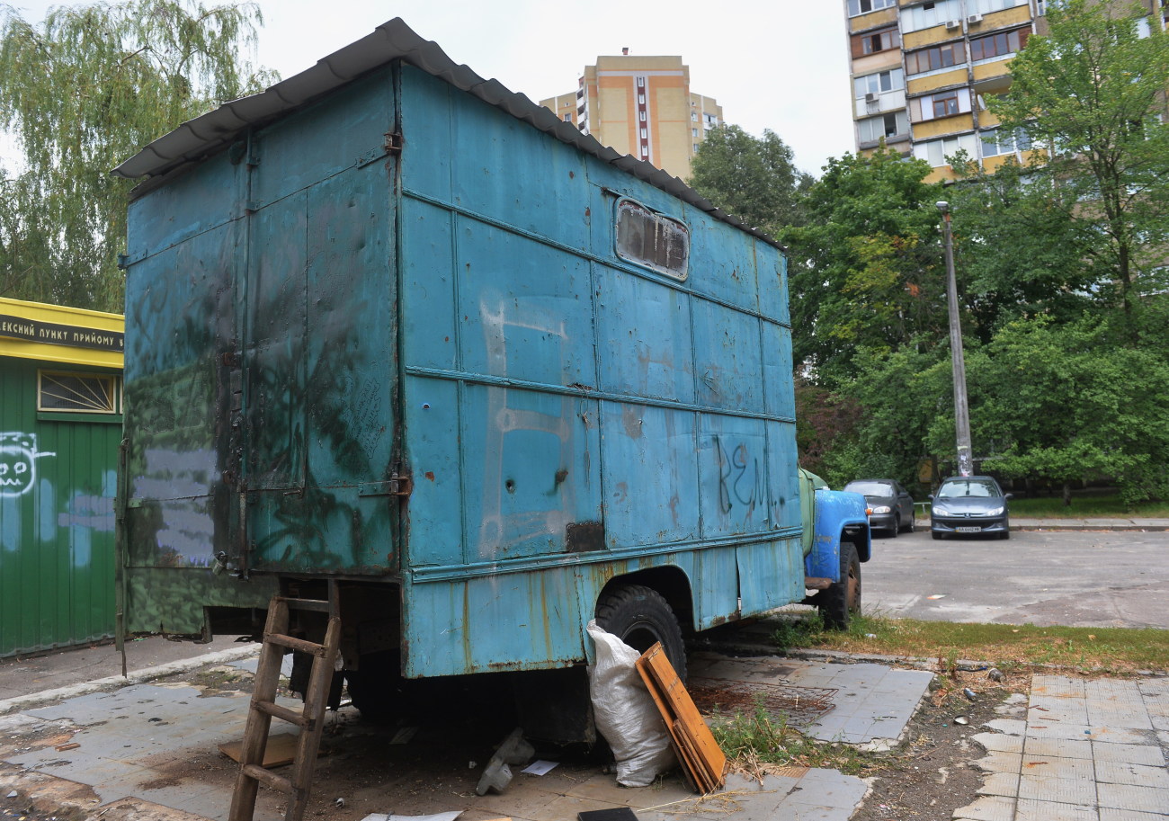 Брошенные авто во дворах столицы