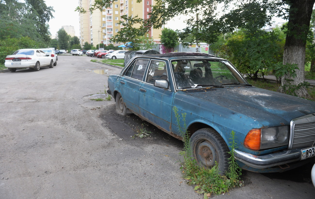 Брошенные авто во дворах столицы