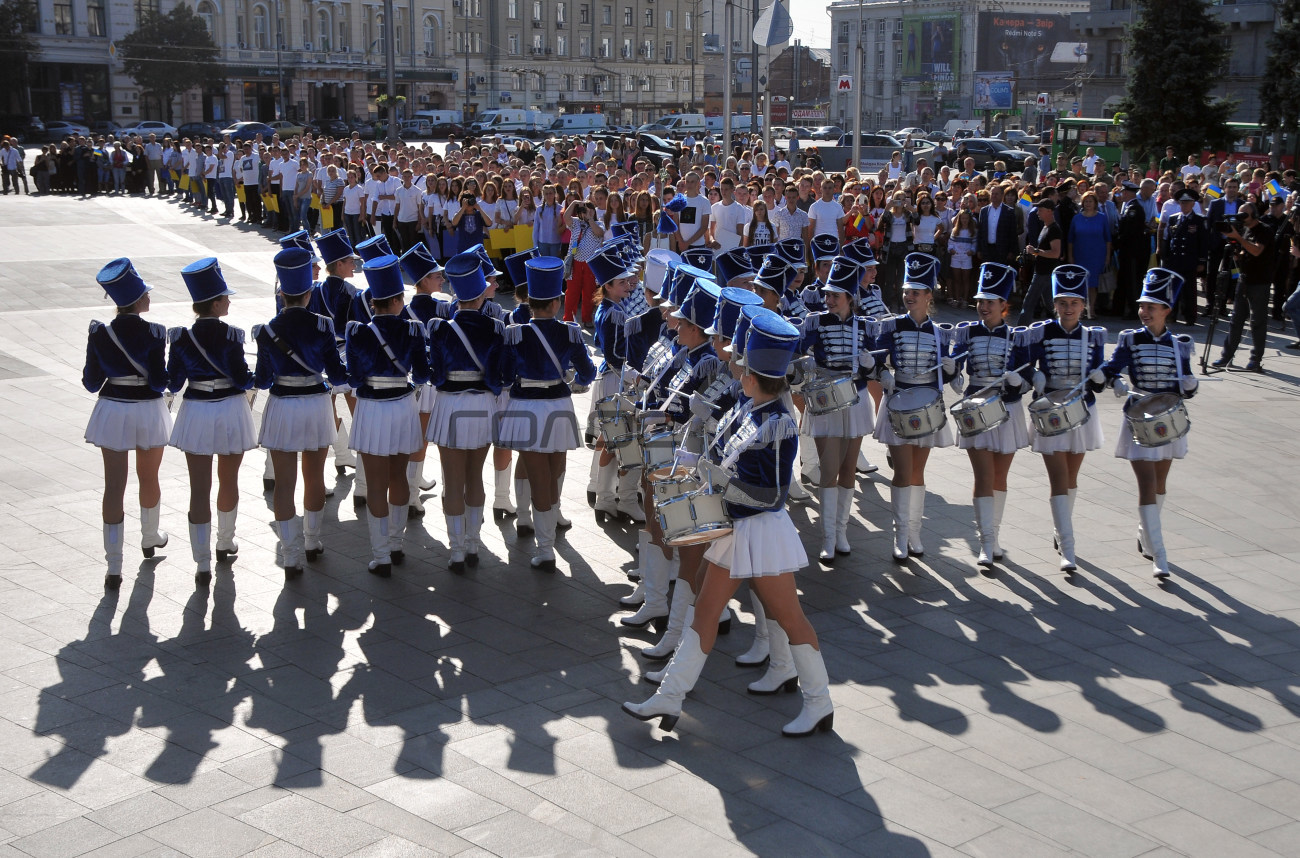 В Харькове состоялся флешмоб, посвященный Дню Флага Украины