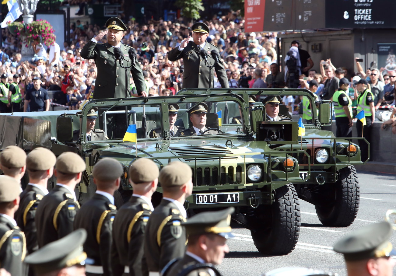В Киеве состоялся военный парад