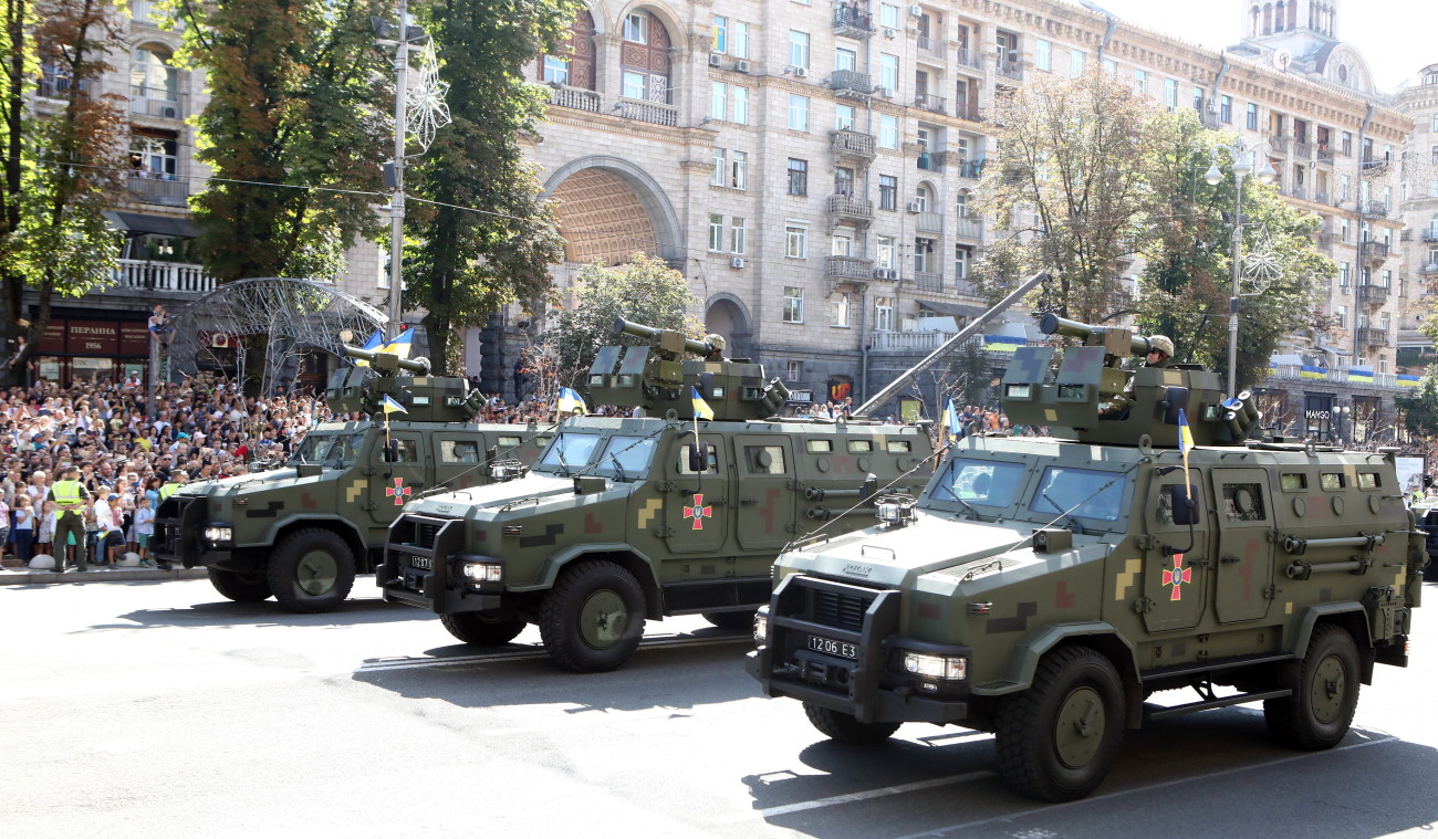 В Киеве состоялся военный парад