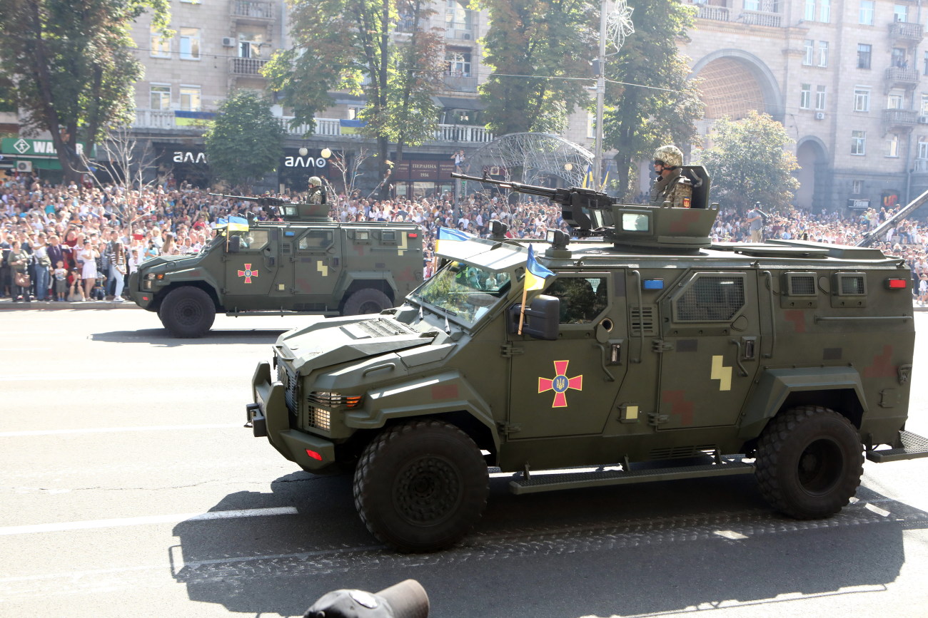 В Киеве состоялся военный парад