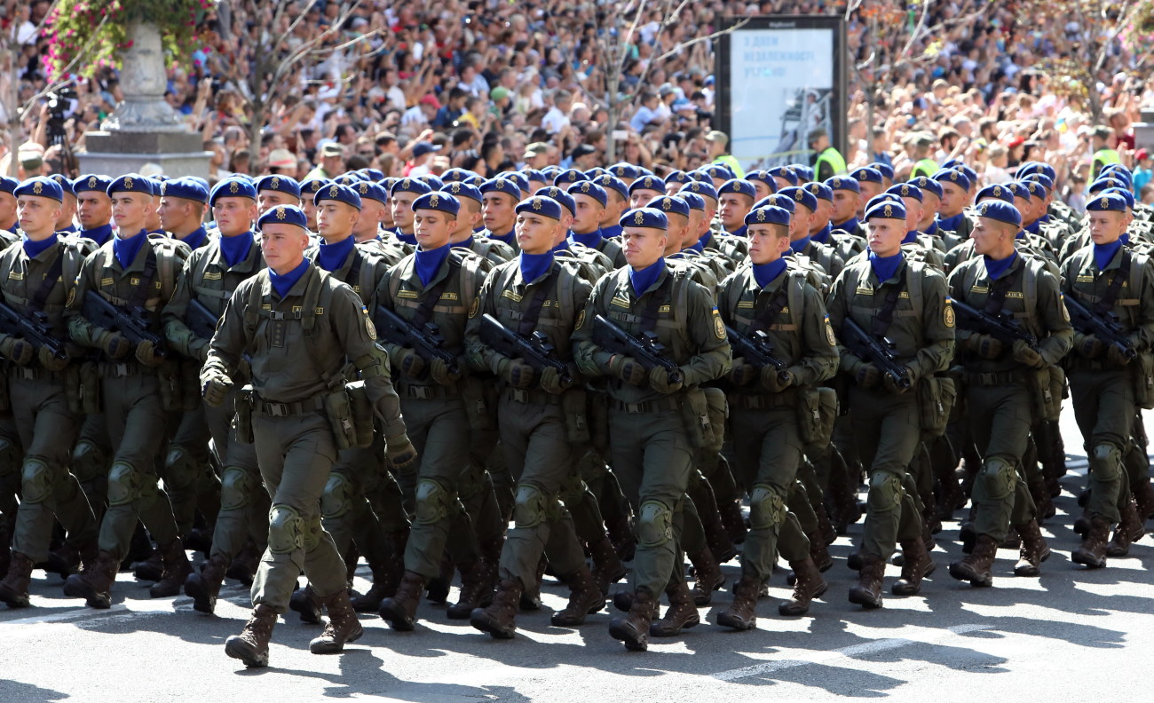 В Киеве состоялся военный парад