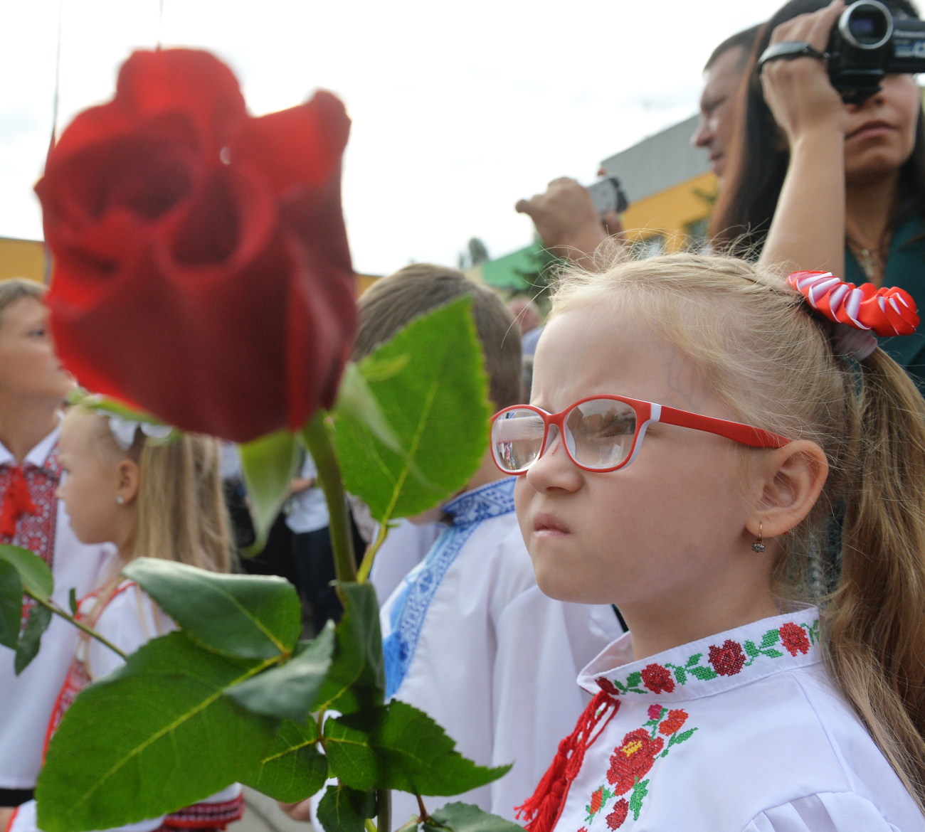 В украинских школах прозвенел первый звонок