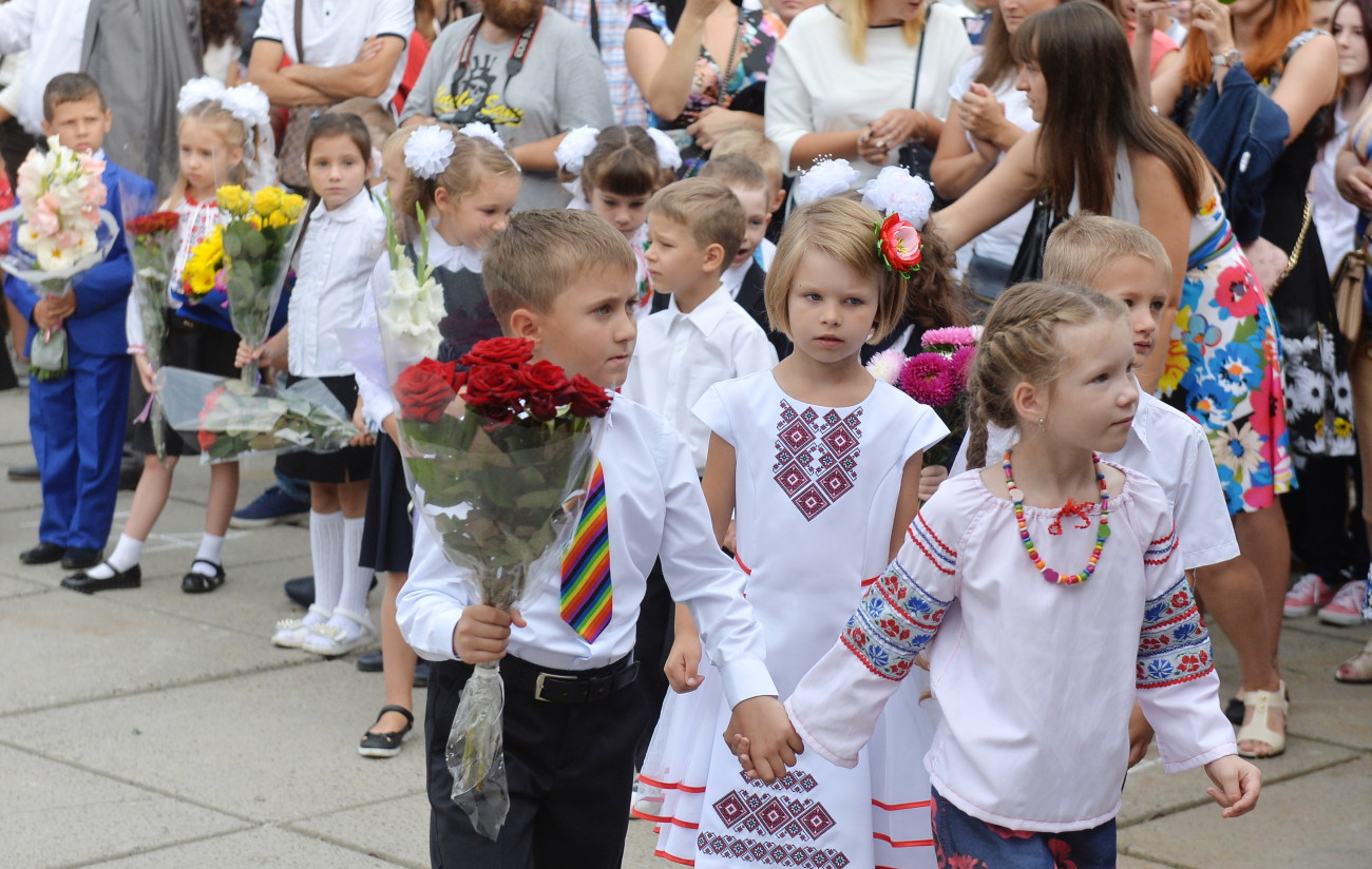 В украинских школах прозвенел первый звонок