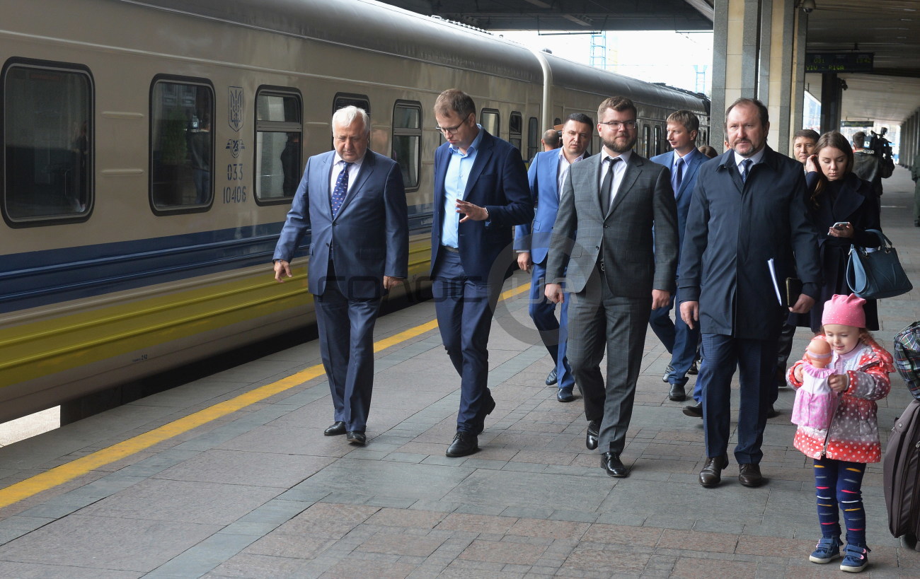 С Киева торжественно отправился в первый рейс поезд &#171;Четыре столицы&#187;