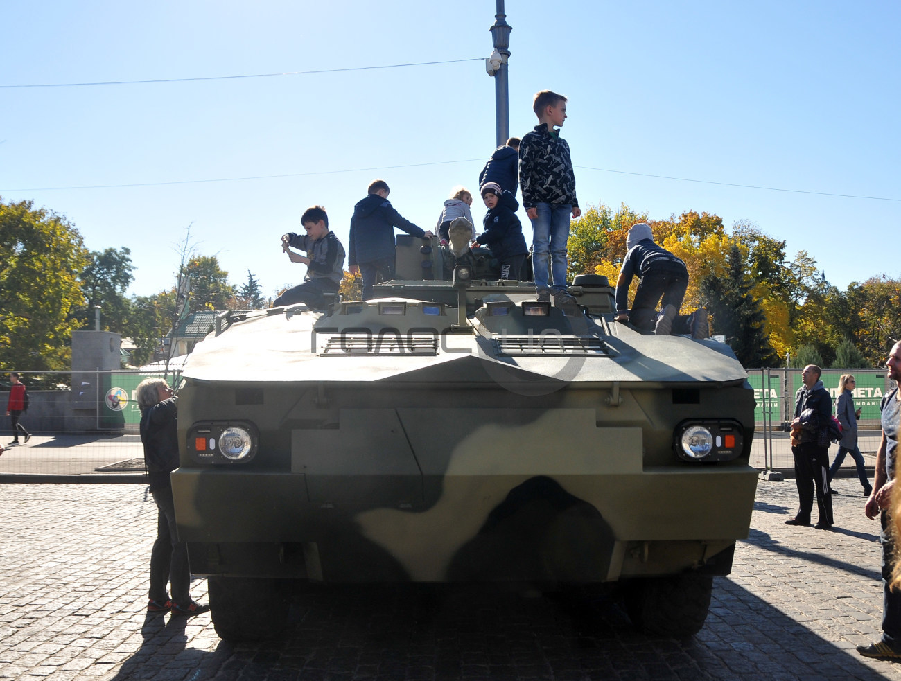 В Харькове прошла выставка военной техники