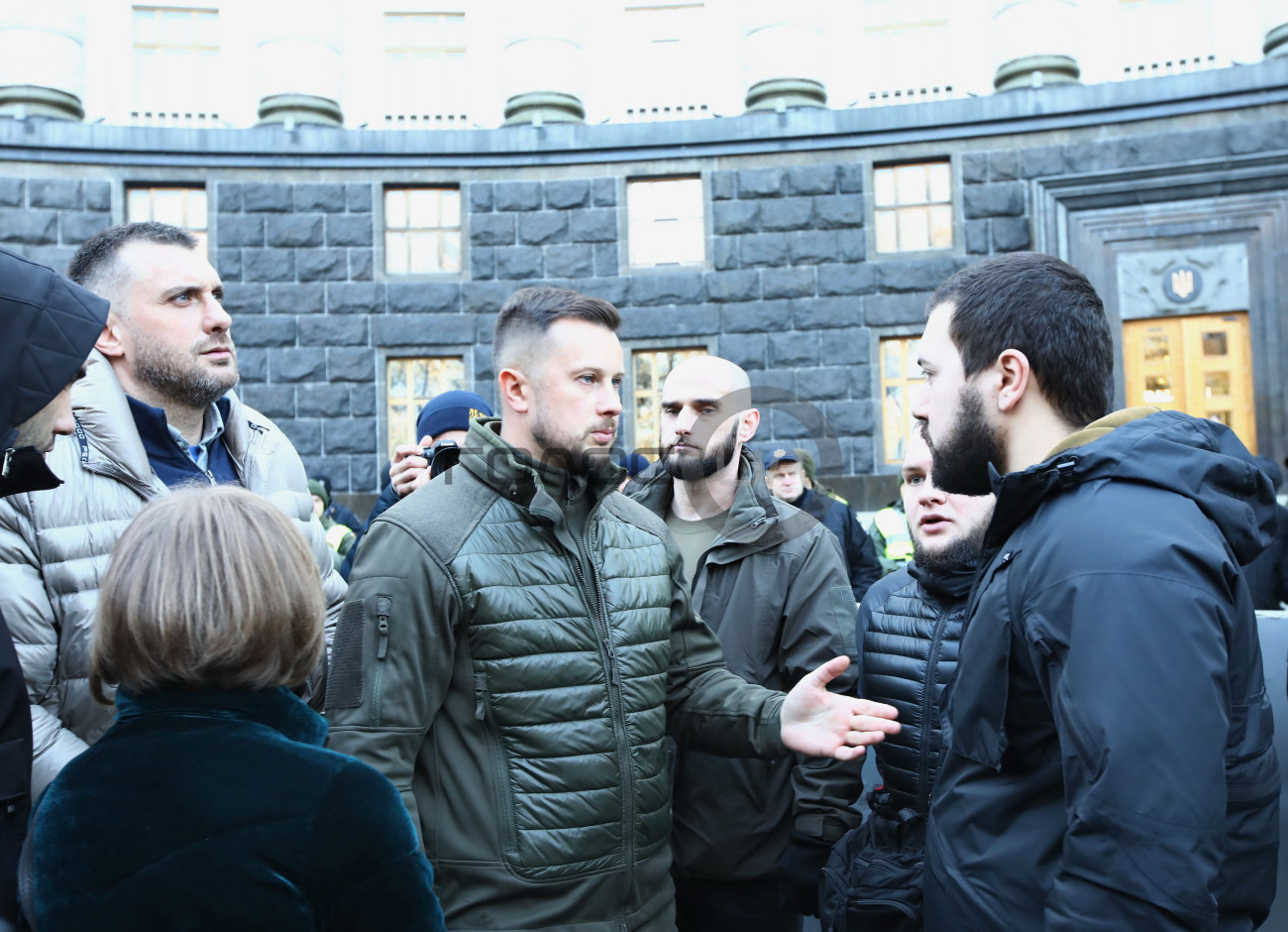 В Киеве &#171;нацдружинники&#187; требовали создания Министерства по делам ветеранов