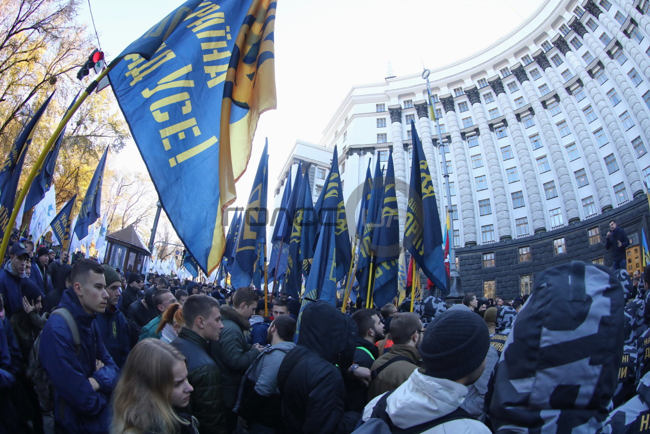 В Киеве &#171;нацдружинники&#187; требовали создания Министерства по делам ветеранов