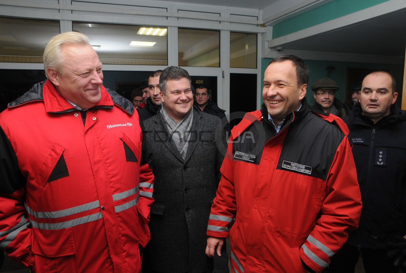 В Киеве проходят масштабные учения спасательных служб