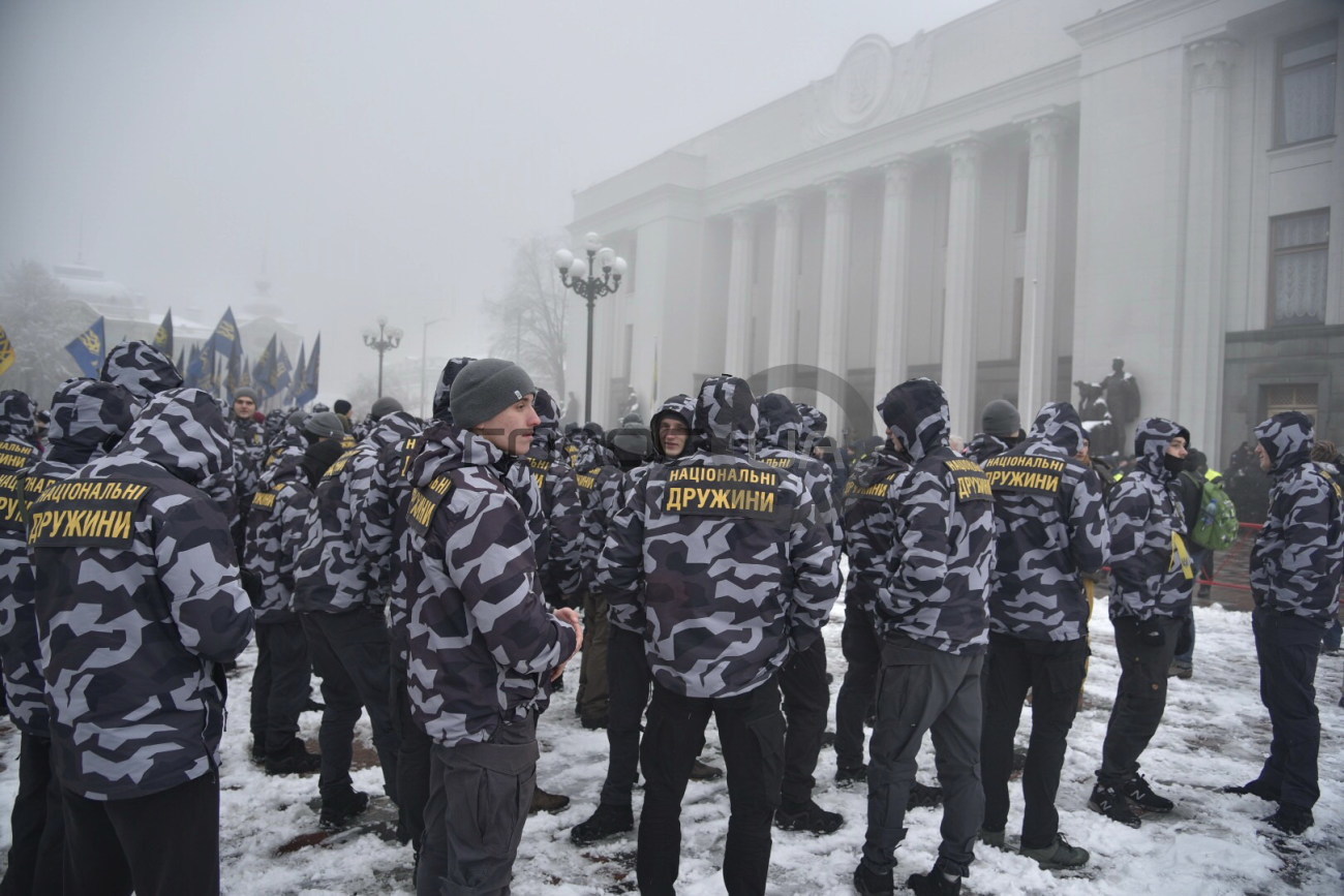 В центр Киева подтягивается Нацкорпус