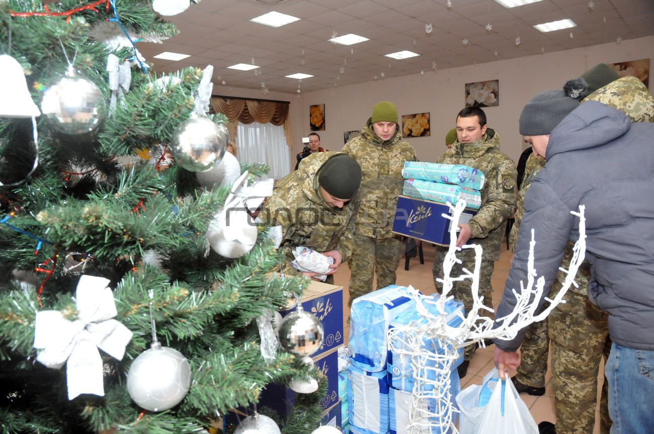 Харьковские пограничники своеобразно поздравили детей с Днем Святого Николая
