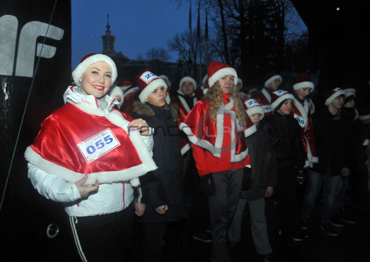 В Харькове Деды Морозы устроили забег