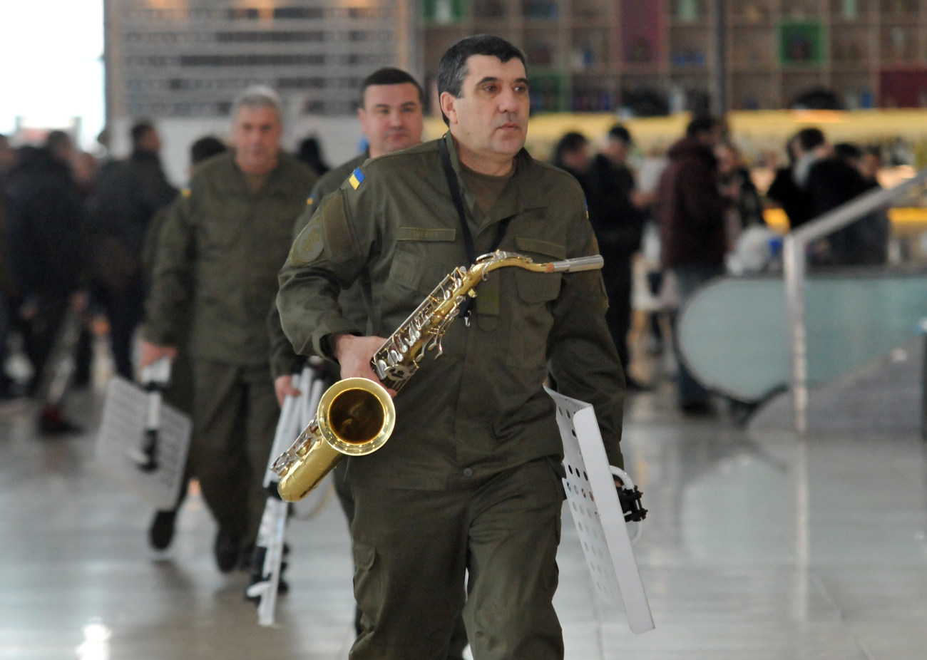 День памяти &#171;киборгов&#187;: харьковский военный оркестр сыграл в память защитников ДАП