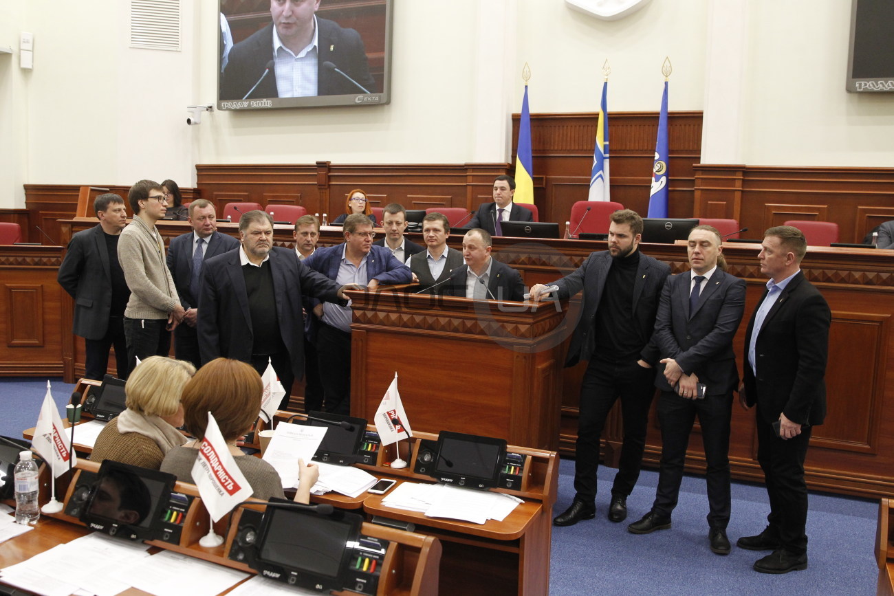 Киевсовет разорвал договор о скандальной застройке на Осокорках
