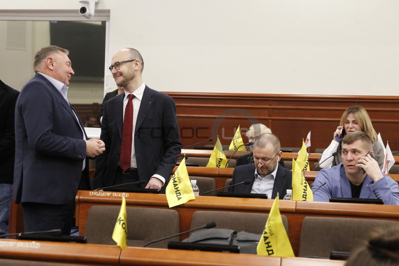 Киевсовет разорвал договор о скандальной застройке на Осокорках
