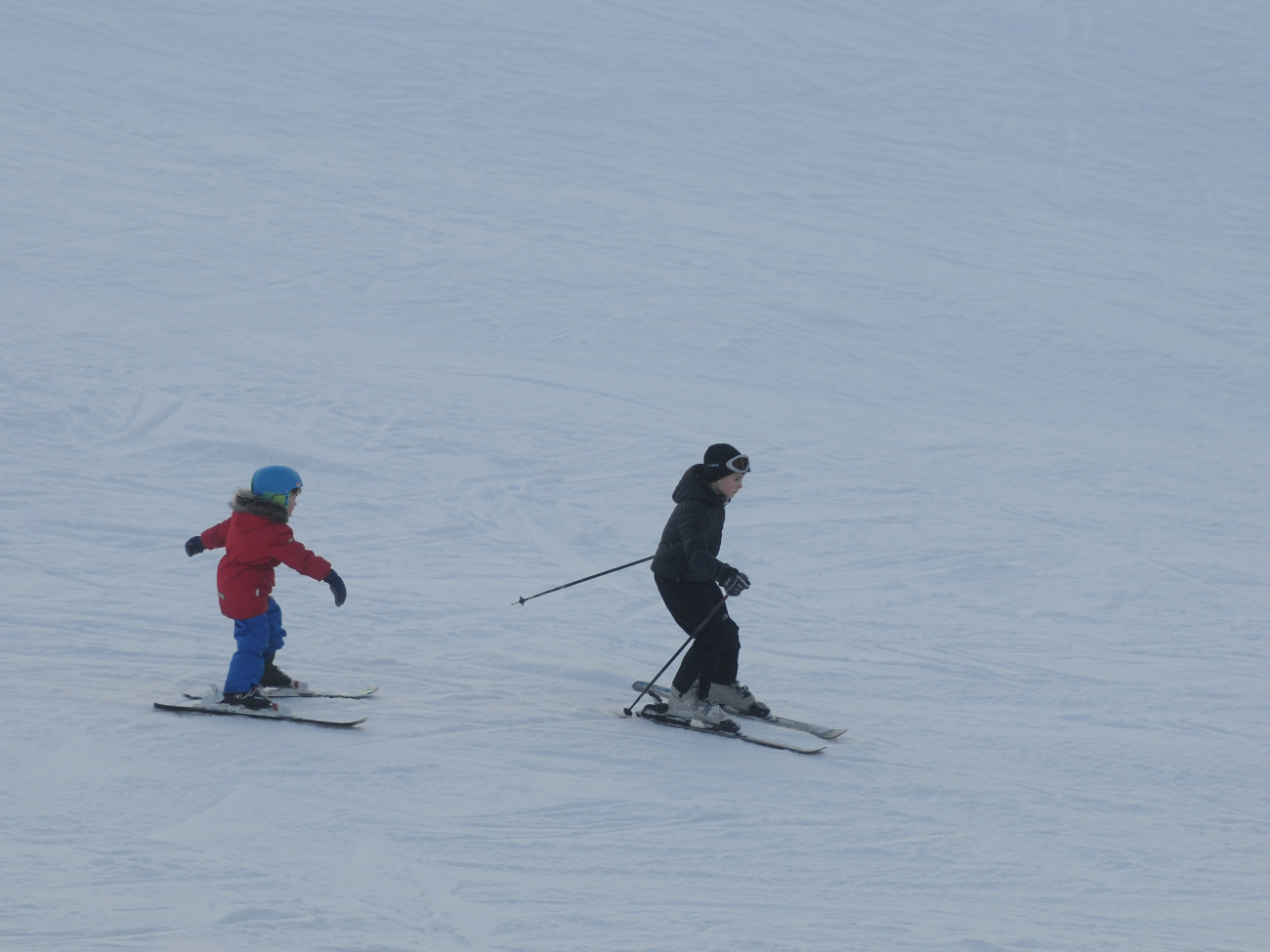 Киевские горы: на Протасовом яру лыжники наслаждаются последними днями зимы