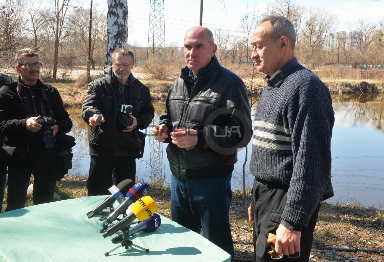 Журналистам показали рыбразводник осетров