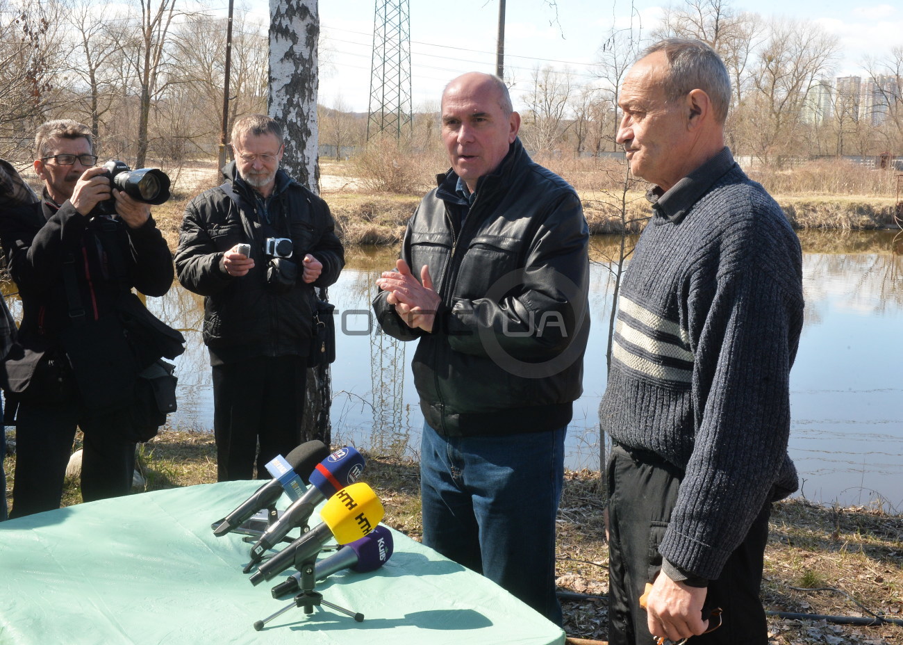 Журналистам показали рыбразводник осетров