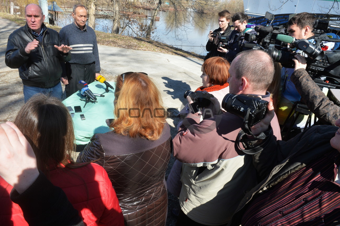 Журналистам показали рыбразводник осетров