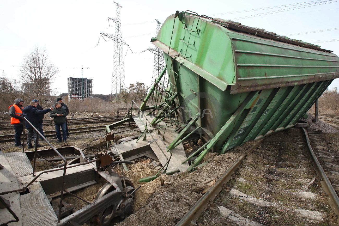 В Киеве сошел с рельсов товарный поезд