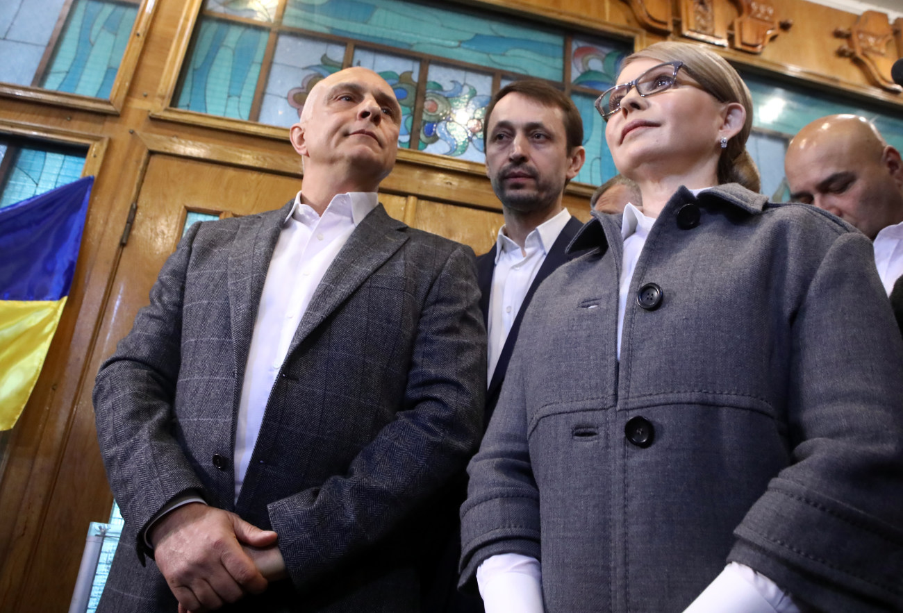 Юлия Тимошенко пришла голосовать с мужем