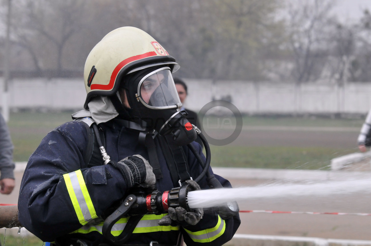 В Харькове прошли соревнования курсантов-пожарных