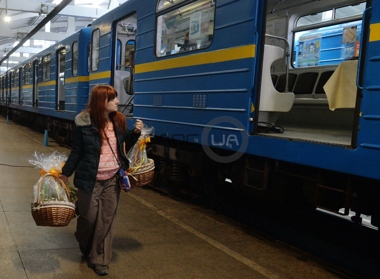 В киевском метро запустили поезд «Украинская паска»