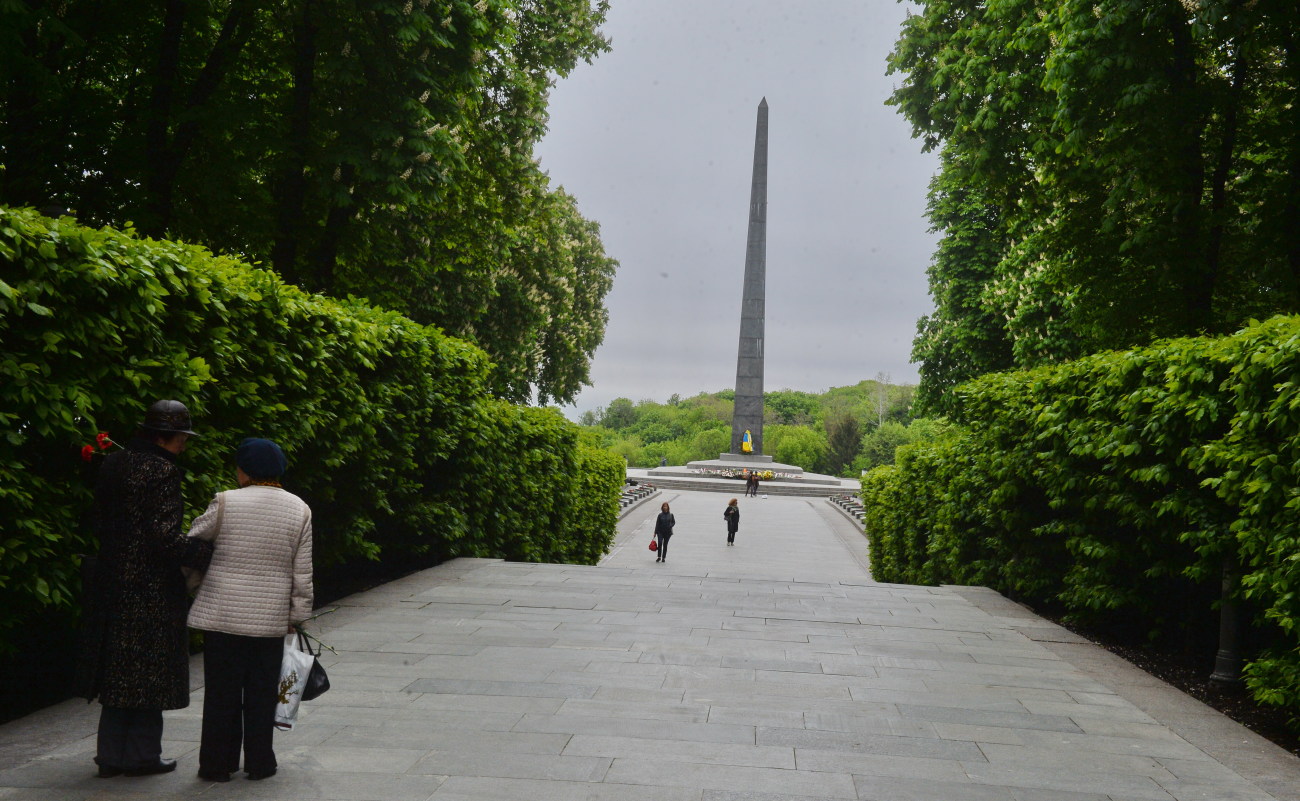 День памяти и примирения в Киеве: пусто и дождливо