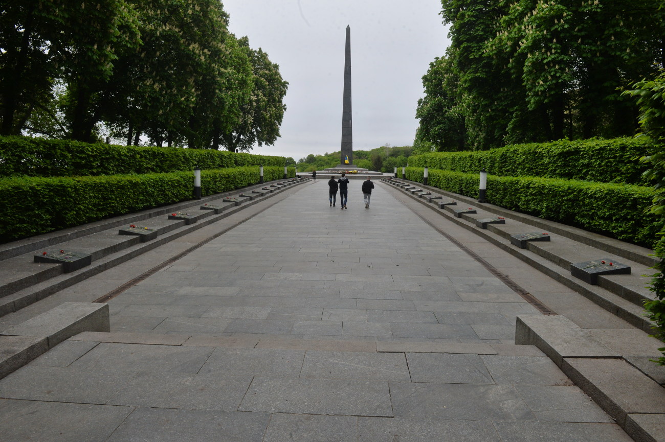 День памяти и примирения в Киеве: пусто и дождливо