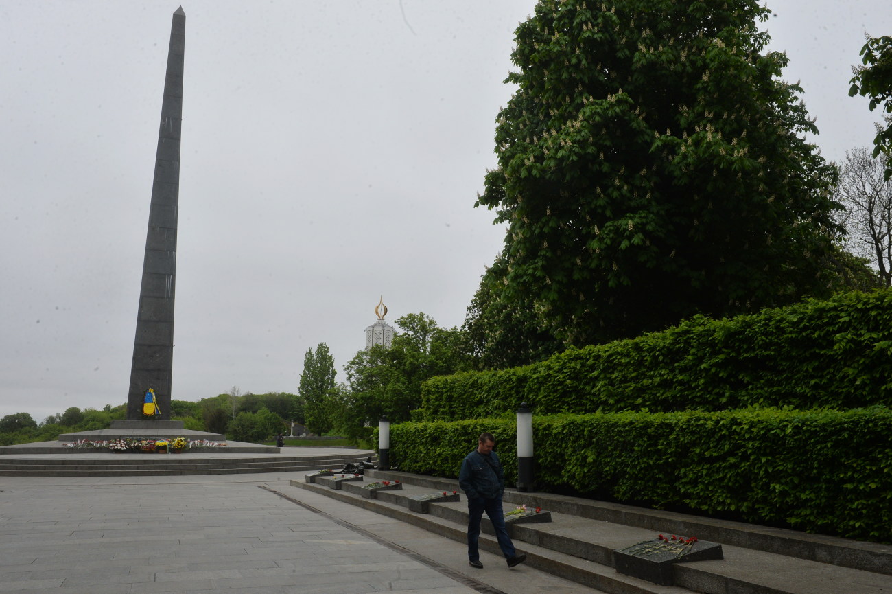 День памяти и примирения в Киеве: пусто и дождливо
