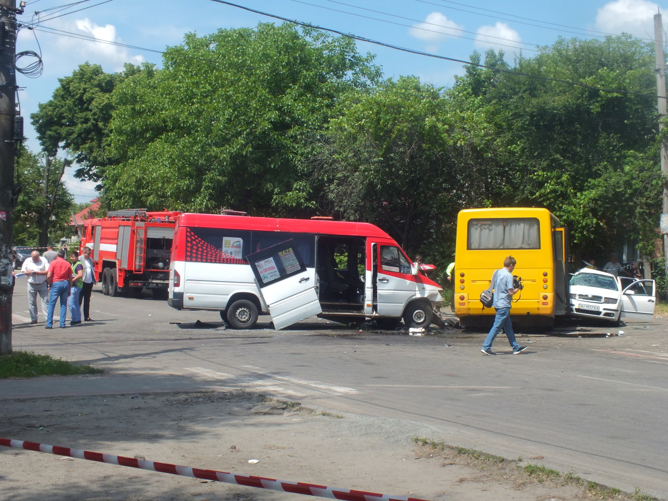 Под Киевом произошло масштабное ДТП с маршрутками: пострадали более 20 человек