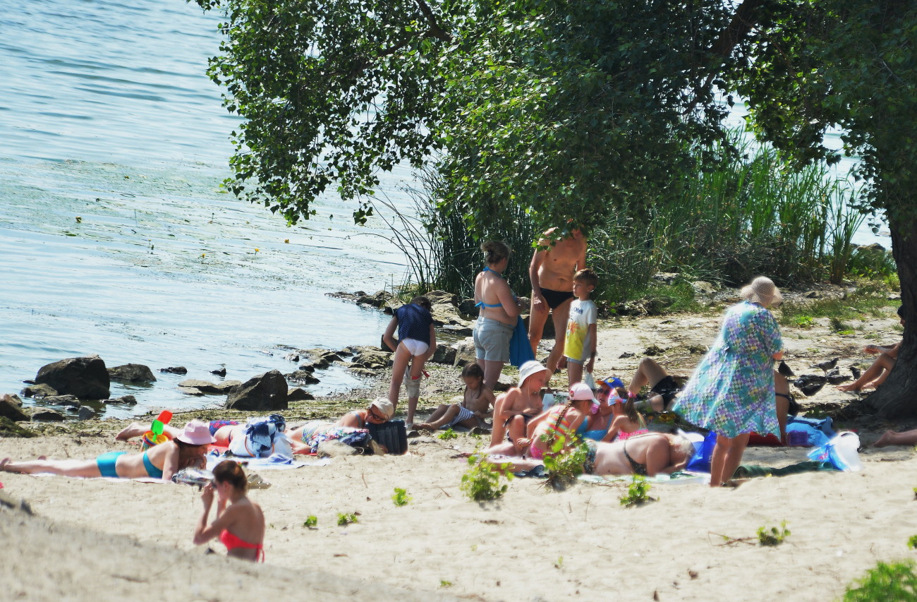 Из 14 столичных пляжей открыты меньше половины