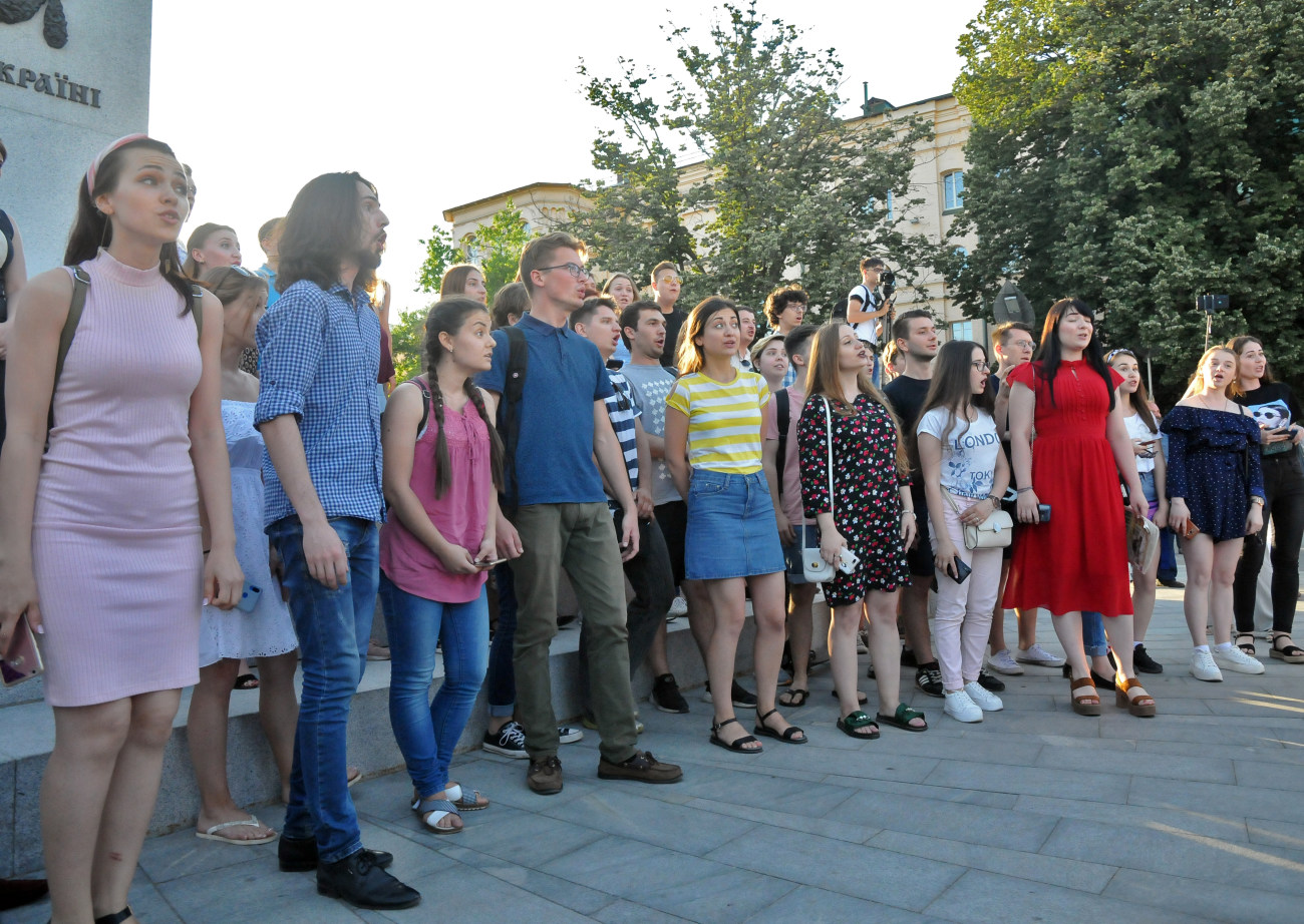 В Харькове на площади состоялся спонтанный праздник хоровой музыки
