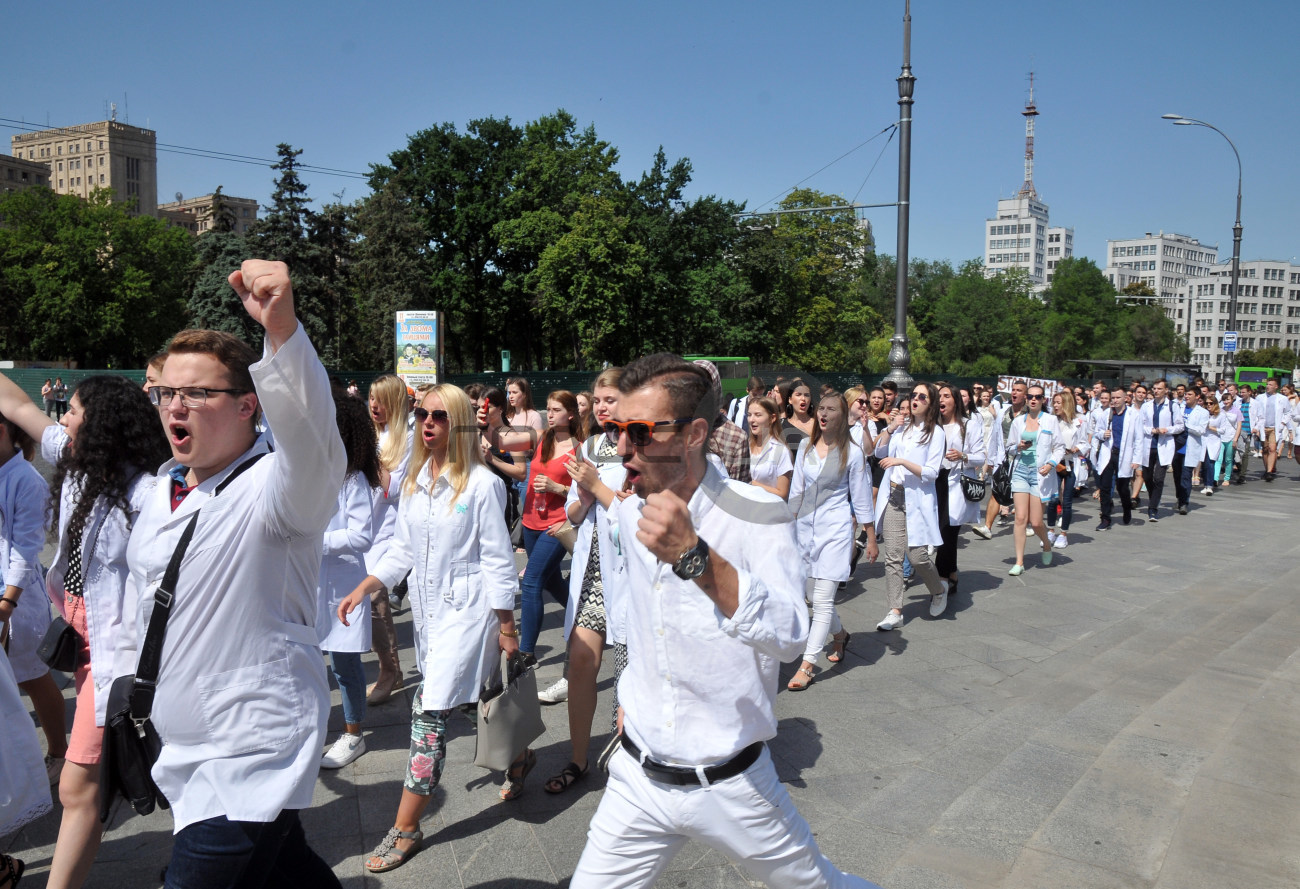 Харьковские студенты-медики протестовали против международного экзамена