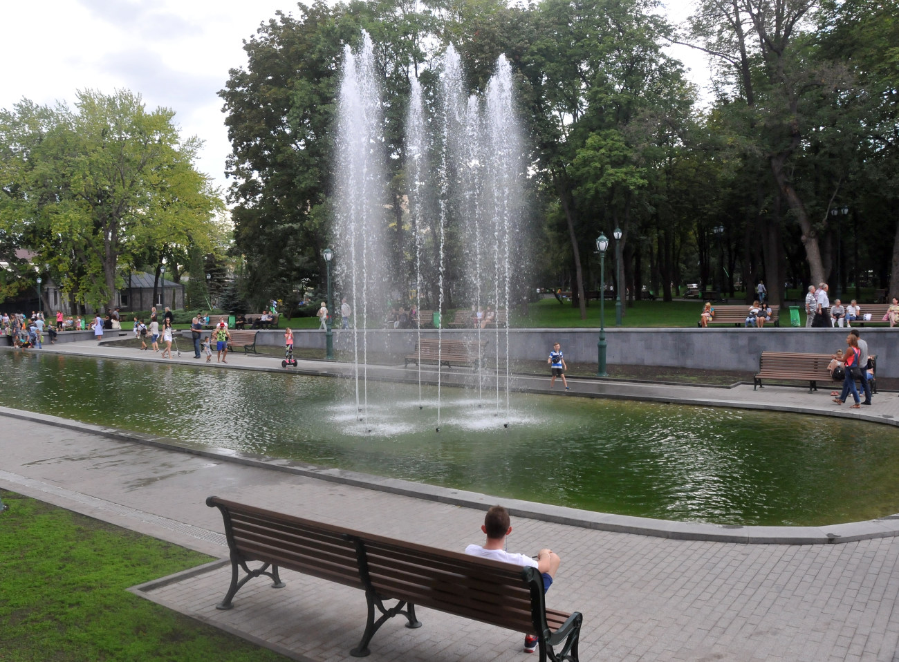 Как выглядит обновленный сад Шевченко в Харькове