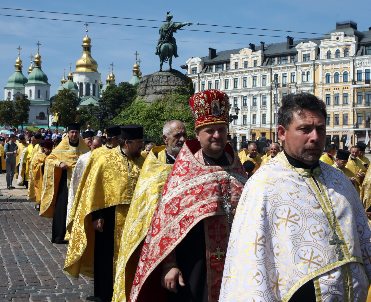 Первый Кресный ход ПЦУ: в рядах замечен Порошенко