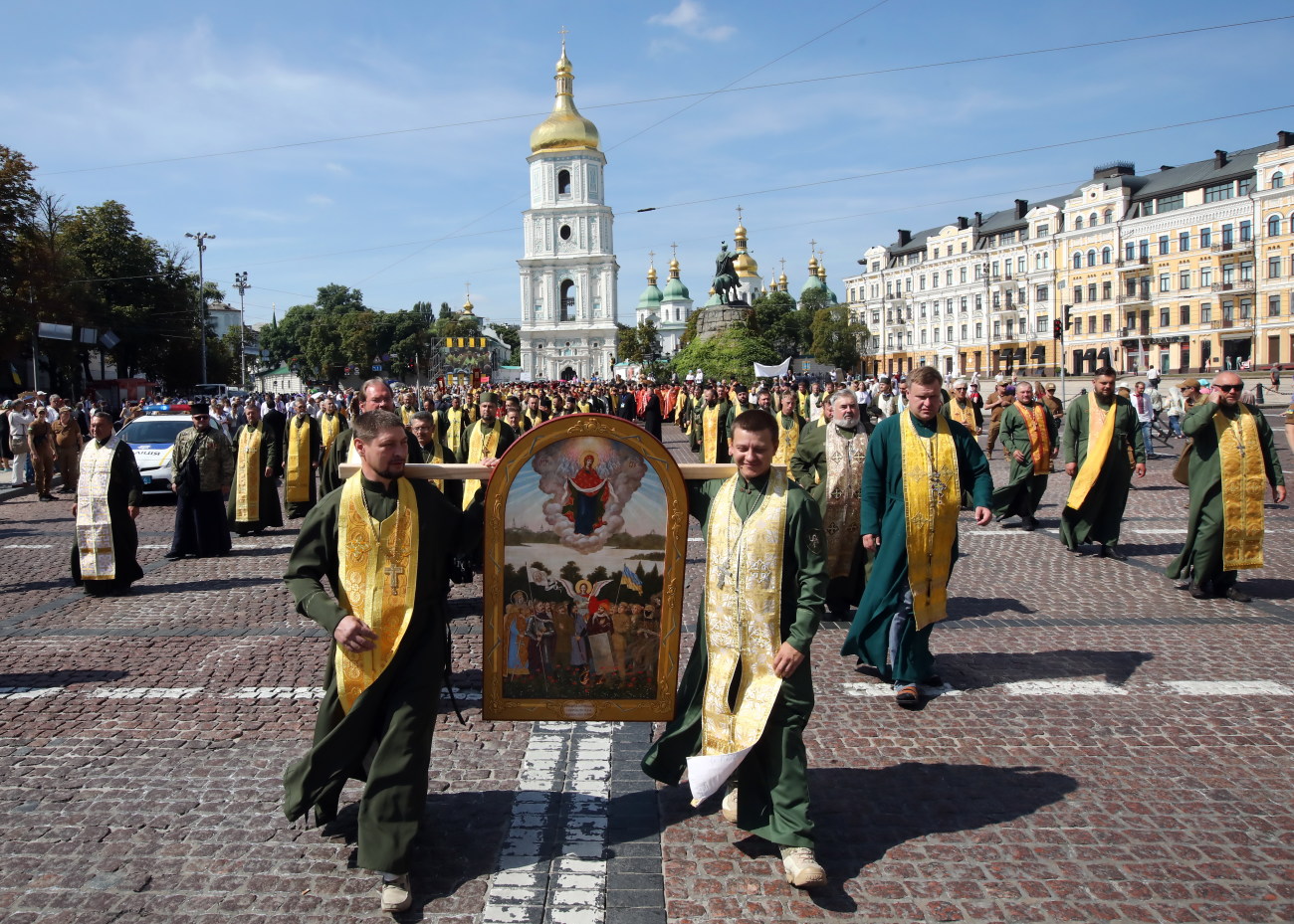 Первый Кресный ход ПЦУ: в рядах замечен Порошенко