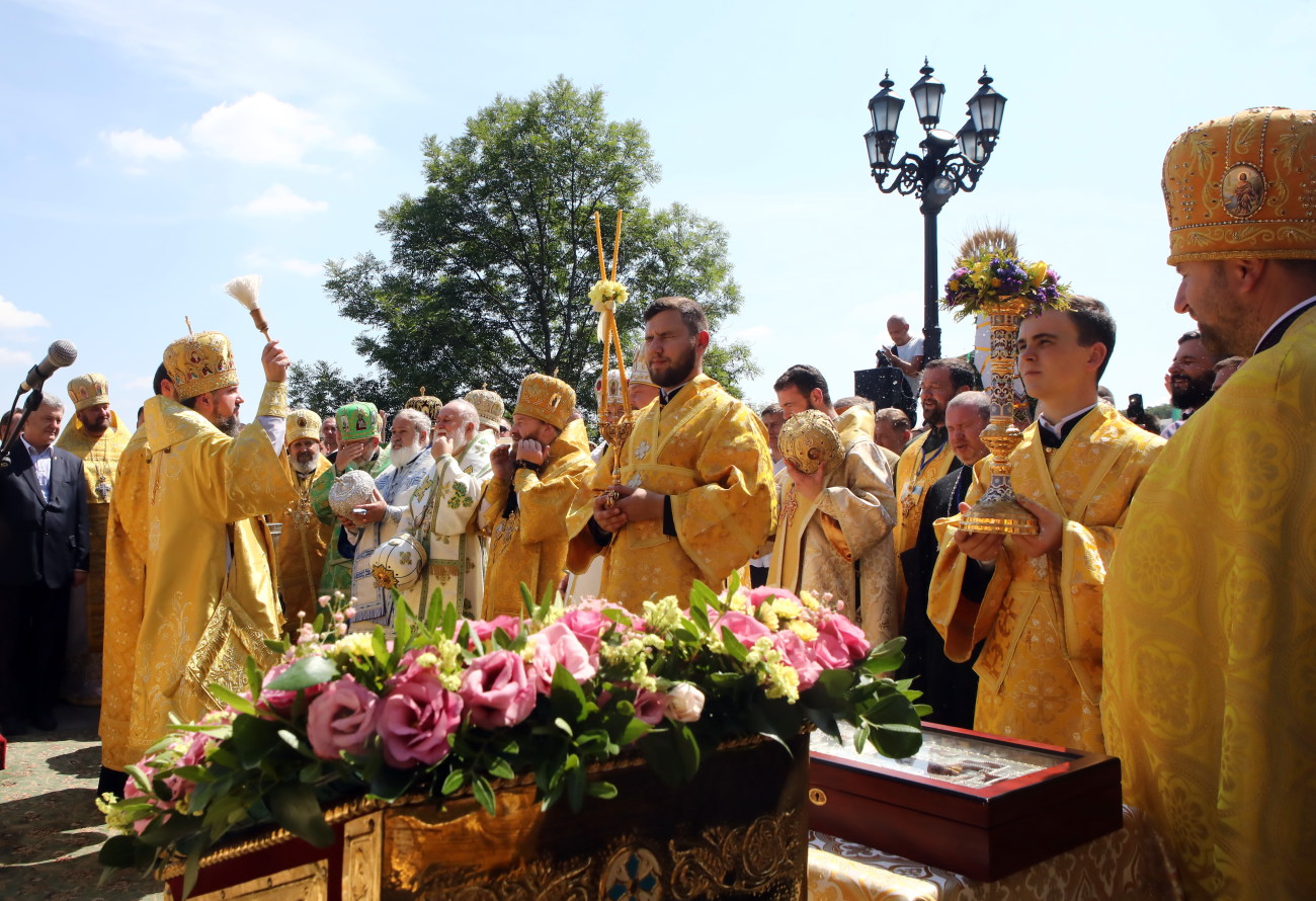 Первый Кресный ход ПЦУ: в рядах замечен Порошенко