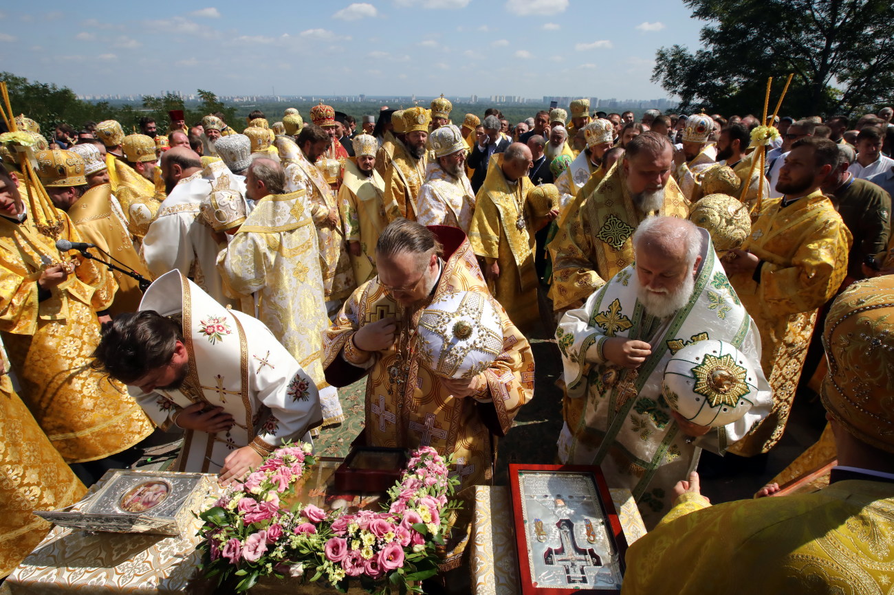 Первый Кресный ход ПЦУ: в рядах замечен Порошенко