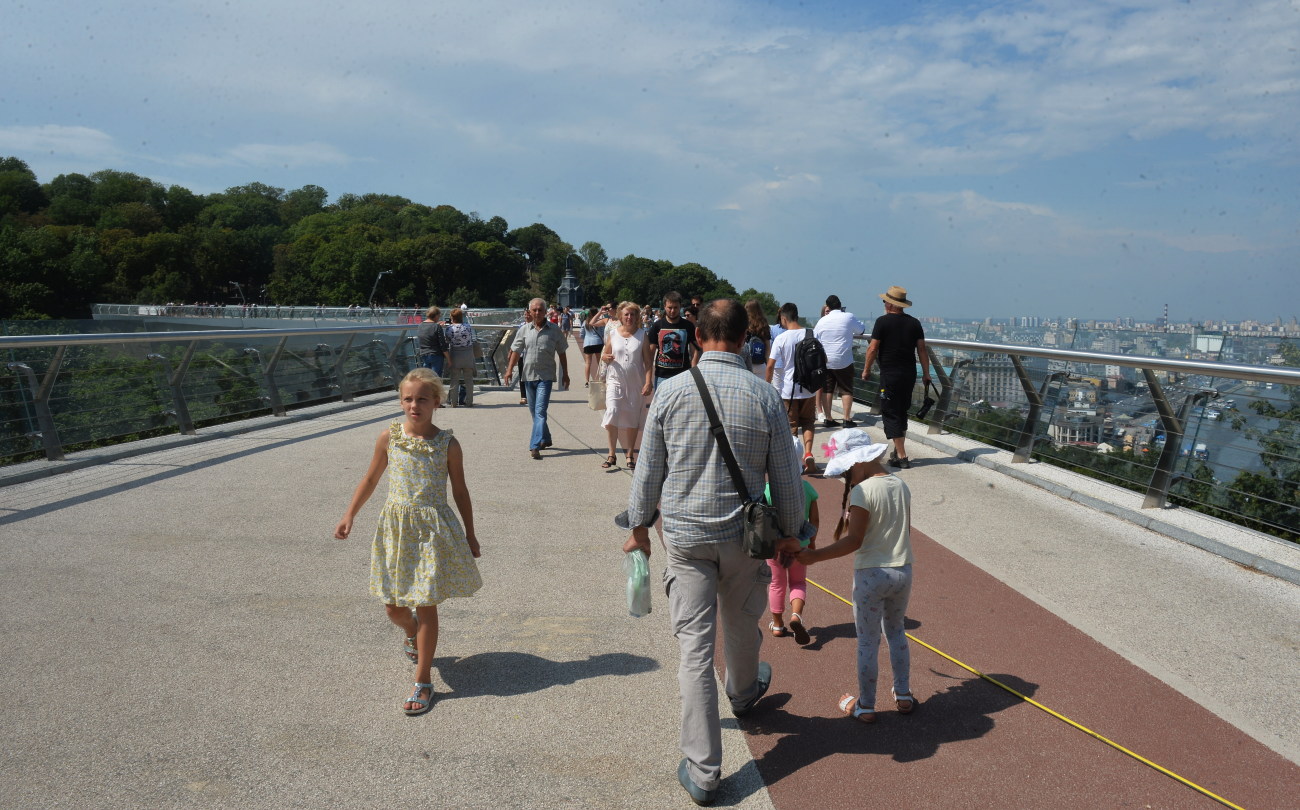 &#171;Мост Кличко&#187; вскоре станет доступен для прогулок и на стеклянных частях