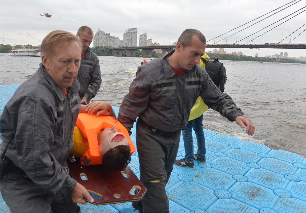 Спасательные службы столицы учились действовать при столкновении кораблей