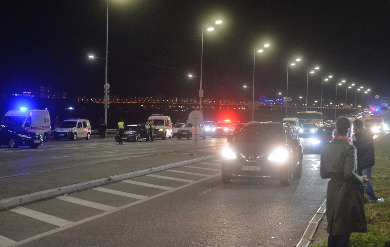 Движение по мосту Метро восстановлено