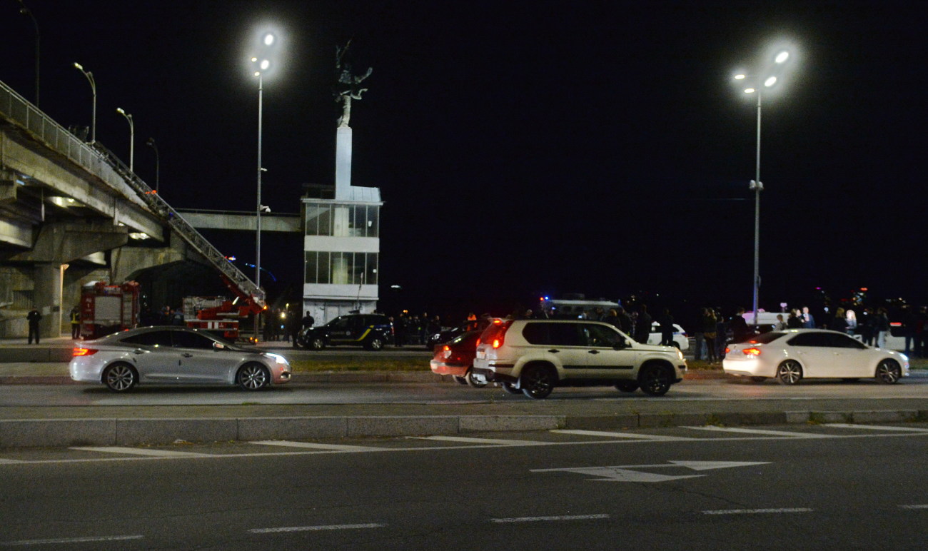 Движение по мосту Метро восстановлено