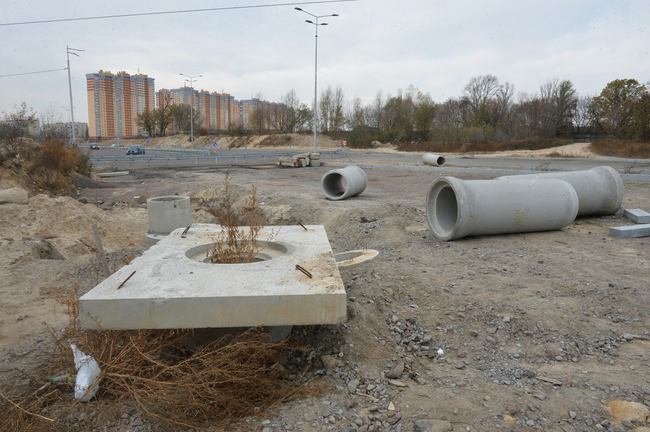 В Киеве открыли движение по новому участку Большой Окружной дороги, остальные участки &#8212; в разрухе