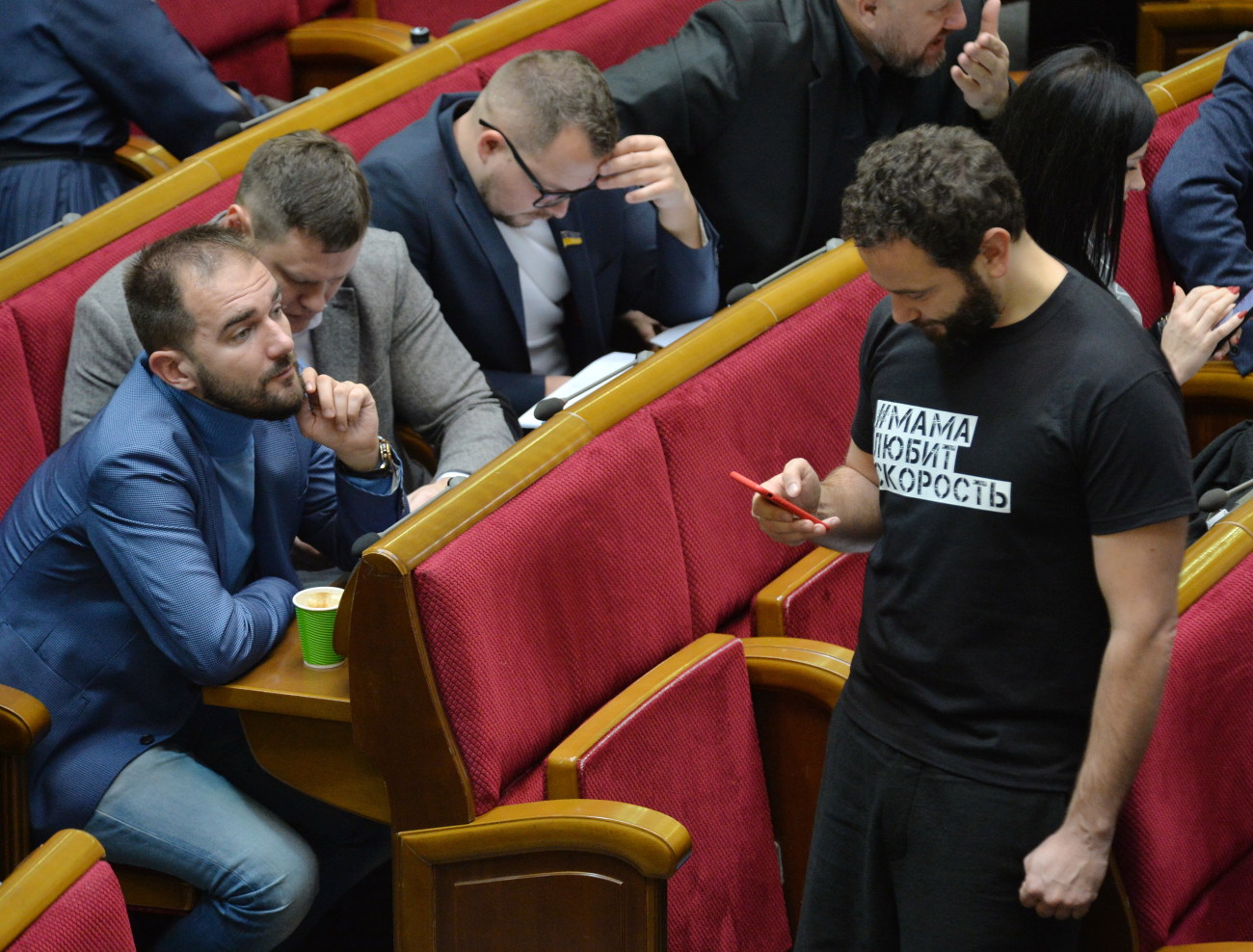 Штрафы за «кнопкодавство» загоняют депутатов в зал