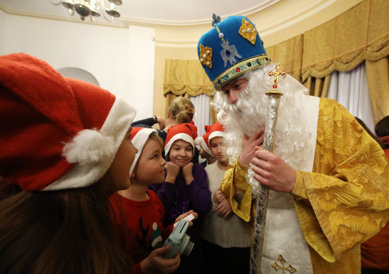 В Киеве встретились Святой Николай и финский Йоулупукки (Санта-Клаус)