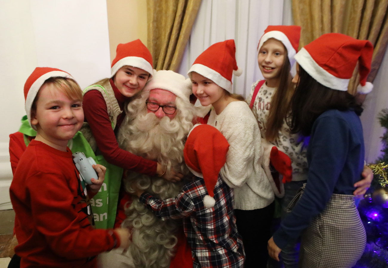 В Киеве встретились Святой Николай и финский Йоулупукки (Санта-Клаус)